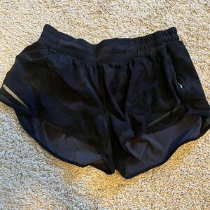 Lululemon hotty hot low-rise lined short